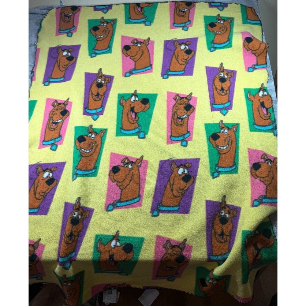 Vintage Scooby-Doo Fleece Throw Blanket 60x45 Yellow Cartoon Hanna-Barbera